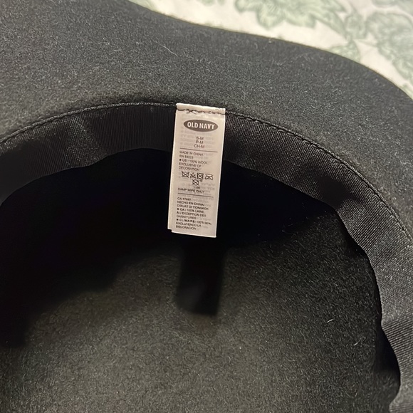Old Navy Black Hat; 100% wool - Picture 2 of 3